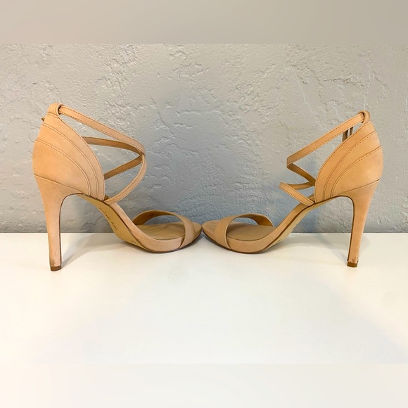 Gianni Bini tan heels - Picture 3 of 3